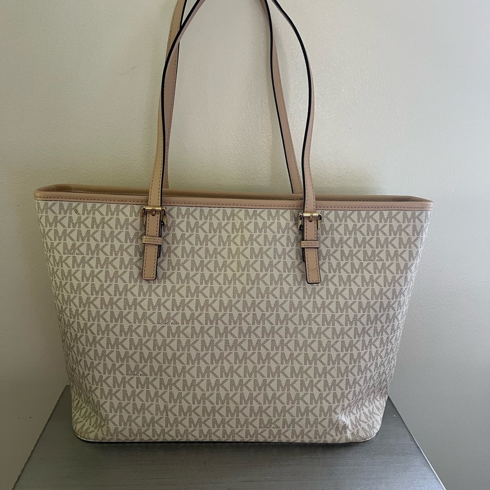 MICHAEL Michael Kors Jet Set Travel Medium Top Zip Tote Vanilla - Picture 4 of 9